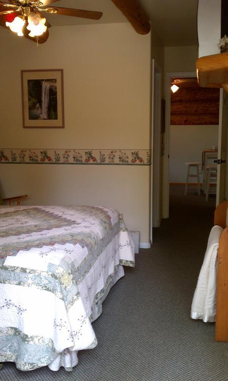 Nature'S Inn Bed And Breakfast Ahwahnee Ruang foto