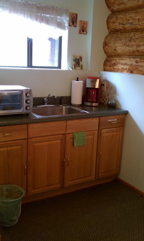 Nature'S Inn Bed And Breakfast Ahwahnee Ruang foto