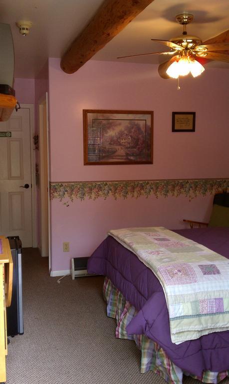 Nature'S Inn Bed And Breakfast Ahwahnee Ruang foto