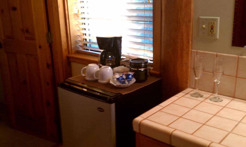 Nature'S Inn Bed And Breakfast Ahwahnee Ruang foto
